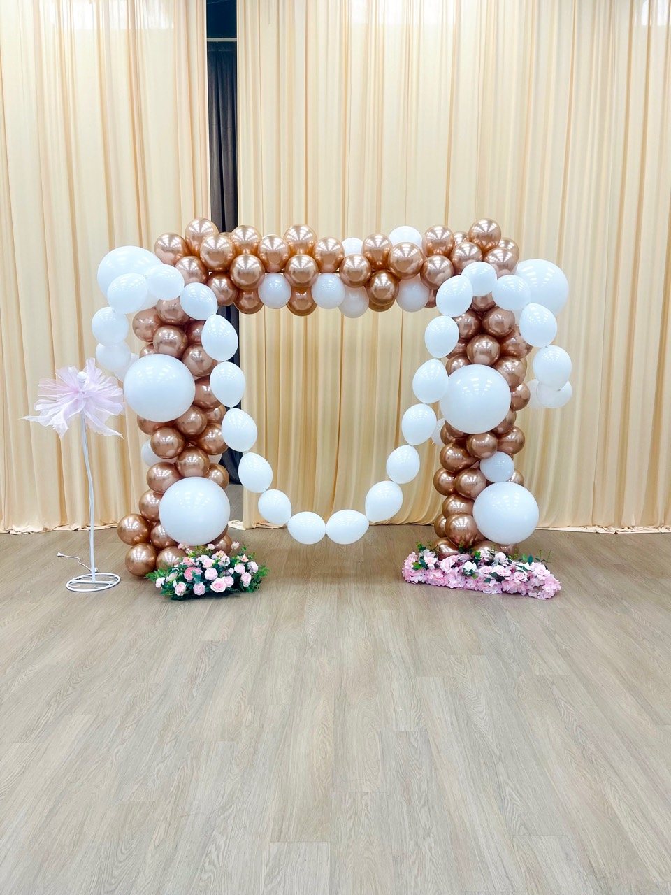 B006 Balloon Decoration / 气球布置
