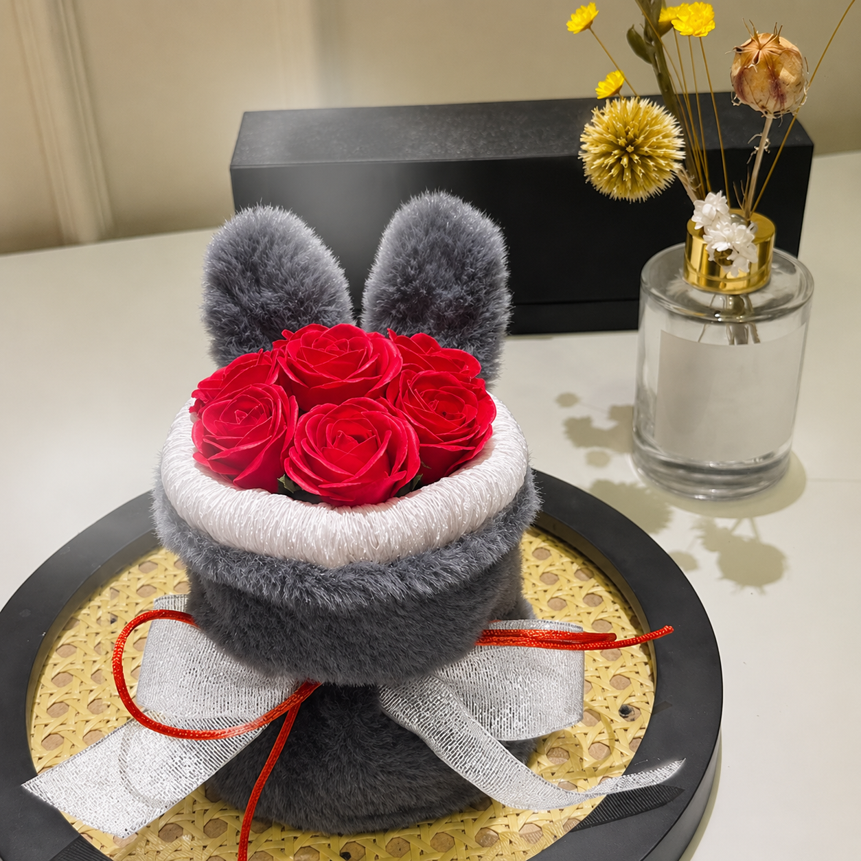 F357 Bunny Ears Rose Rabbit Bouquet - Red / 兔耳玫瑰兔子花束 - 红色